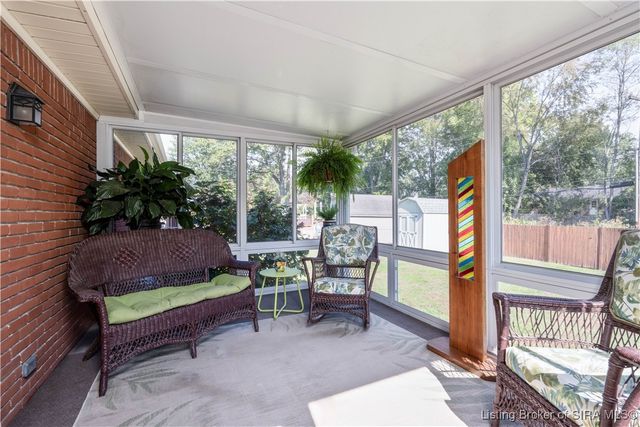 808 Acorn Lane, Jeffersonville, IN 47130