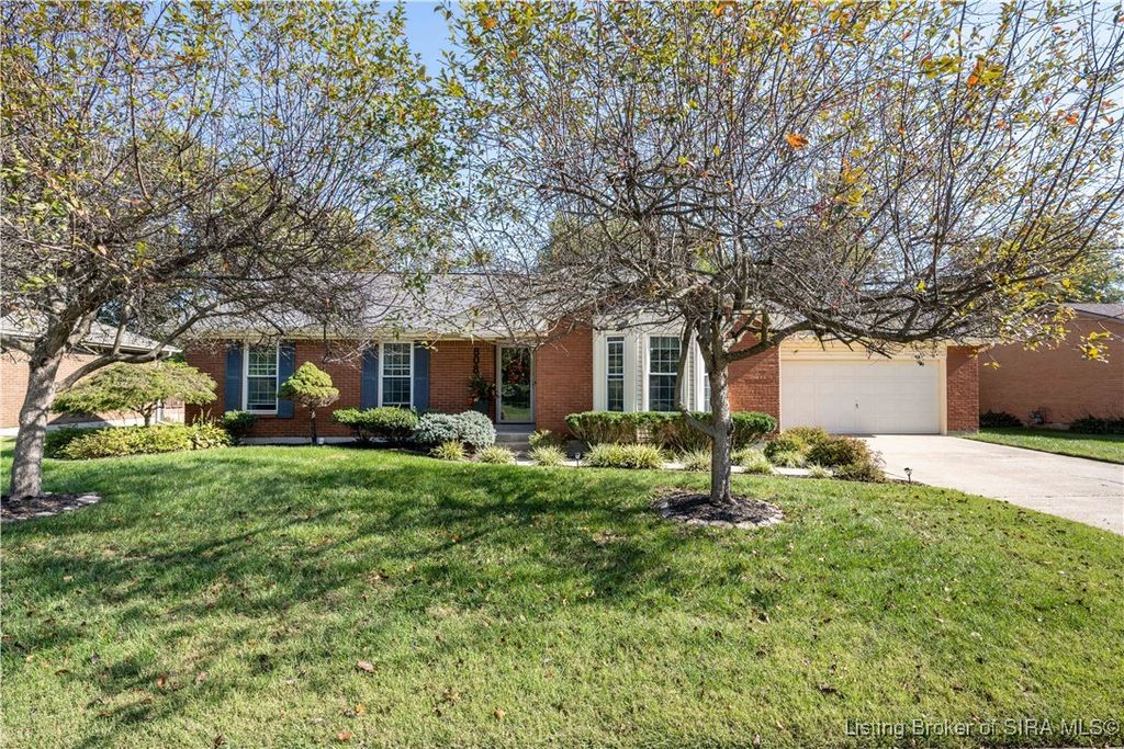 808 Acorn Lane, Jeffersonville, IN 47130