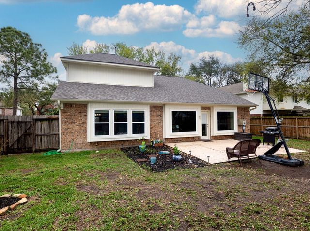 13810 Viewfield Court, Houston, TX 77059