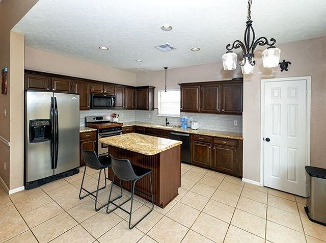 13810 Viewfield Court, Houston, TX 77059