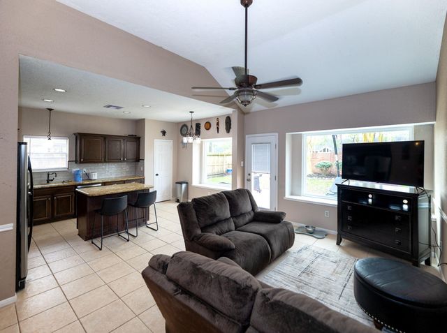 13810 Viewfield Court, Houston, TX 77059