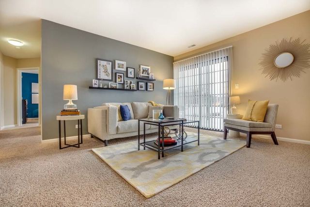 39 Stirling Lane 1712, Willowbrook, IL 60527