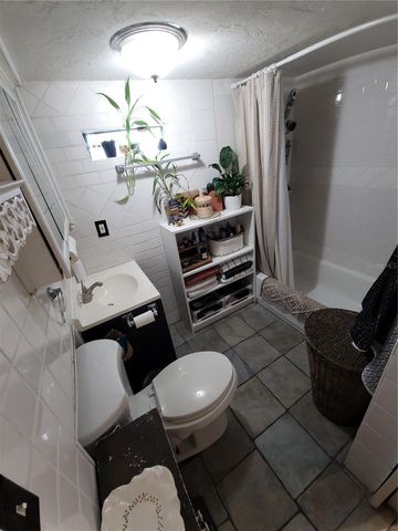 403 52ND AVENUE PLAZA W, Bradenton, FL 34207