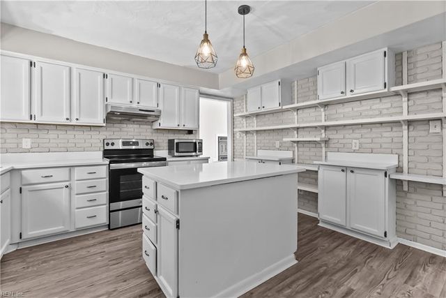 624 Pinebrook DR, Virginia Beach, VA 23462