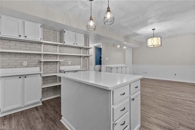 624 Pinebrook DR, Virginia Beach, VA 23462