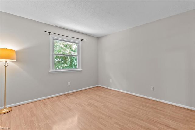 624 Pinebrook DR, Virginia Beach, VA 23462