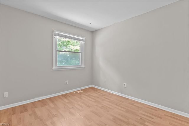 624 Pinebrook DR, Virginia Beach, VA 23462