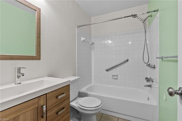 624 Pinebrook DR, Virginia Beach, VA 23462