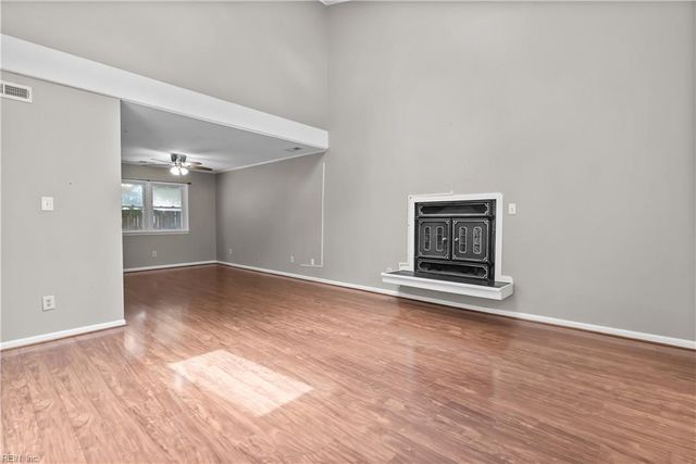 624 Pinebrook DR, Virginia Beach, VA 23462