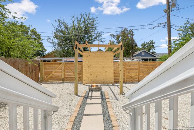 1118 Hays, San Antonio, TX 78202