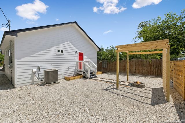 1118 Hays, San Antonio, TX 78202