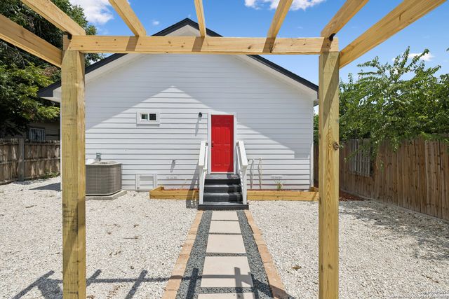 1118 Hays, San Antonio, TX 78202