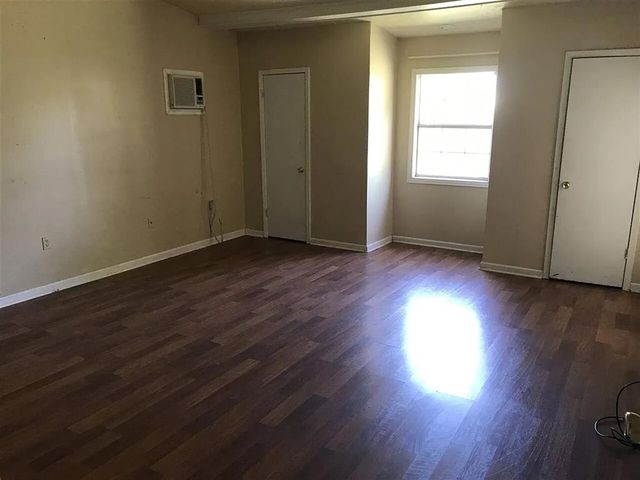 223 S Oak Street, Apache, OK 73006