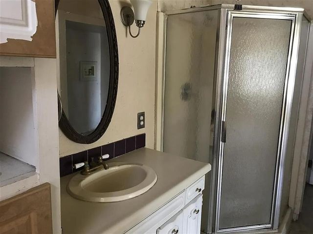 223 S Oak Street, Apache, OK 73006