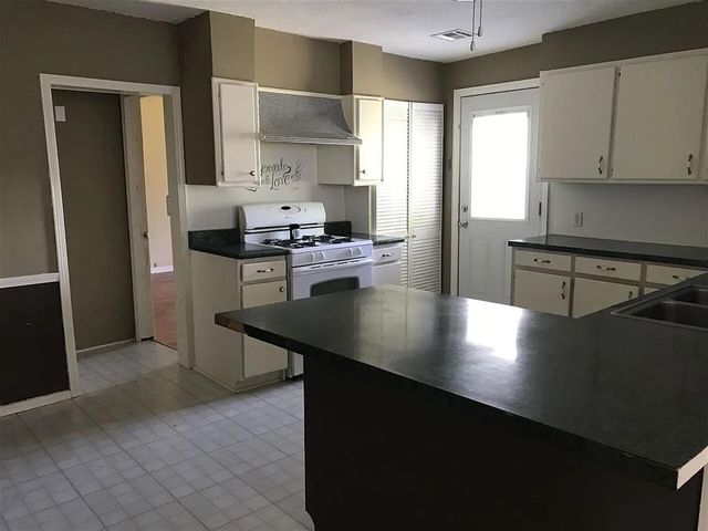 223 S Oak Street, Apache, OK 73006