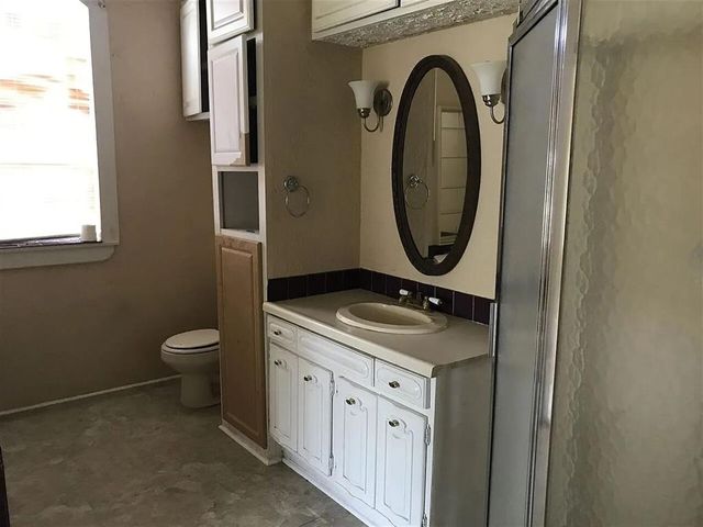 223 S Oak Street, Apache, OK 73006