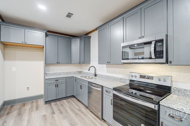 34 Depot St 21, Hartwell, GA 30643