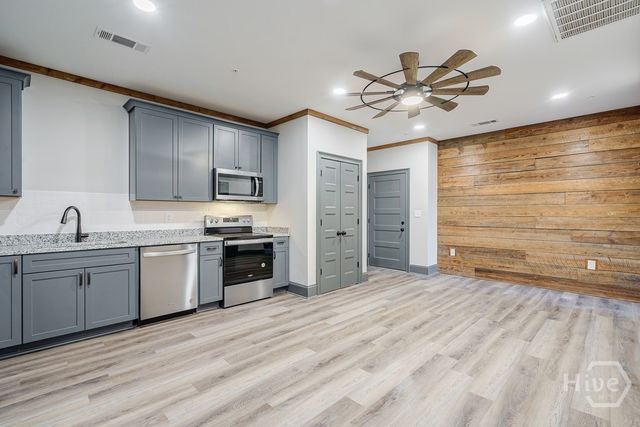 34 Depot St 21, Hartwell, GA 30643