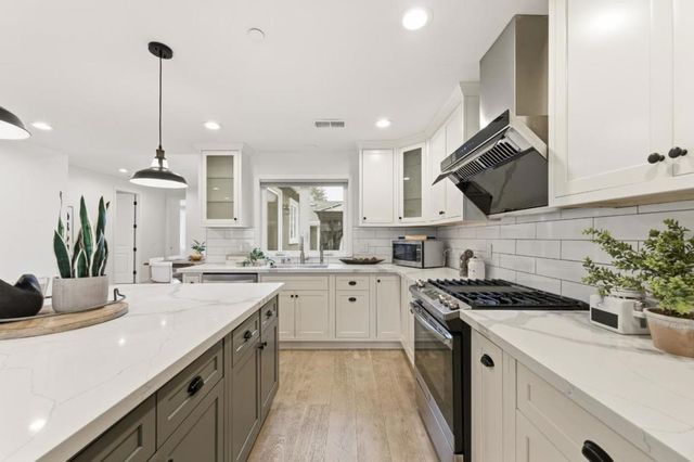 830 Birch Avenue, Sunnyvale, CA 94086