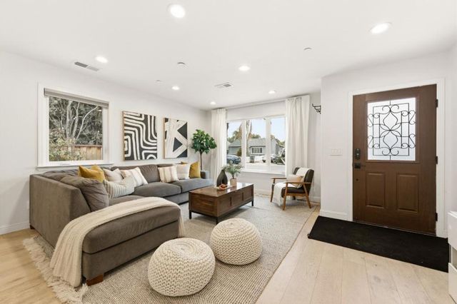 830 Birch Avenue, Sunnyvale, CA 94086