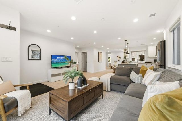 830 Birch Avenue, Sunnyvale, CA 94086