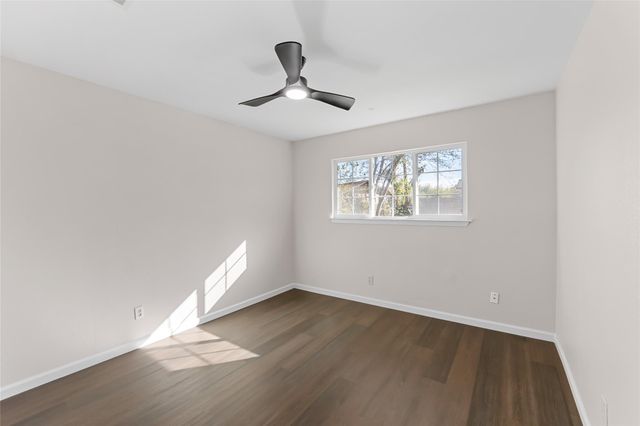 903 E Logan ST E, Round Rock, TX 78664