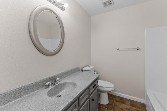 903 E Logan ST E, Round Rock, TX 78664