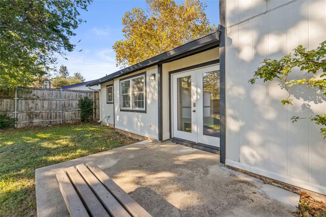 903 E Logan ST E, Round Rock, TX 78664