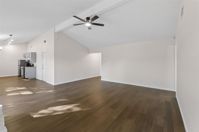 903 E Logan ST E, Round Rock, TX 78664