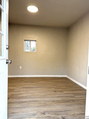 1212 fairview, Beeville, TX 78102