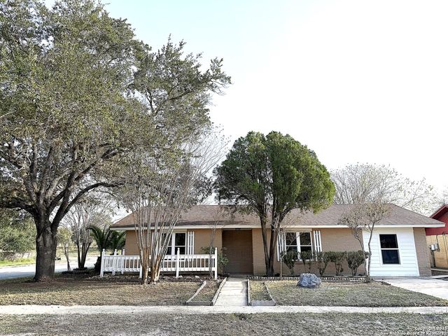 1212 fairview, Beeville, TX 78102