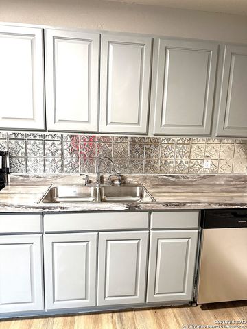 1212 fairview, Beeville, TX 78102