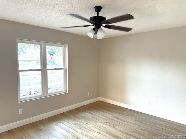 1212 fairview, Beeville, TX 78102