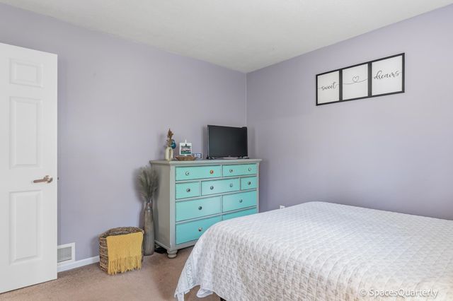 3859 E Forest Glen Avenue, Leesburg, IN 46538