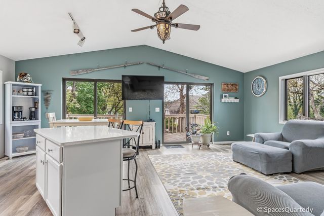 3859 E Forest Glen Avenue, Leesburg, IN 46538