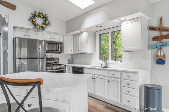 3859 E Forest Glen Avenue, Leesburg, IN 46538