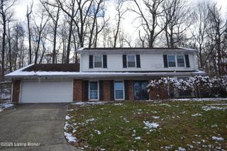 1218 Constitution Dr, Louisville, KY 40214