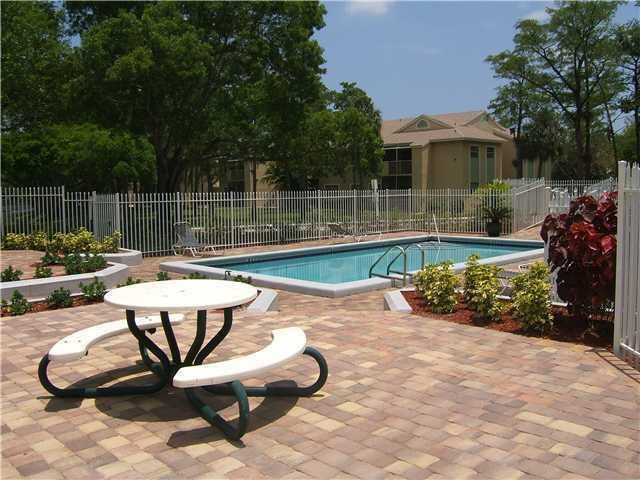 820 Cypress Park Way A, Deerfield Beach, FL 33064