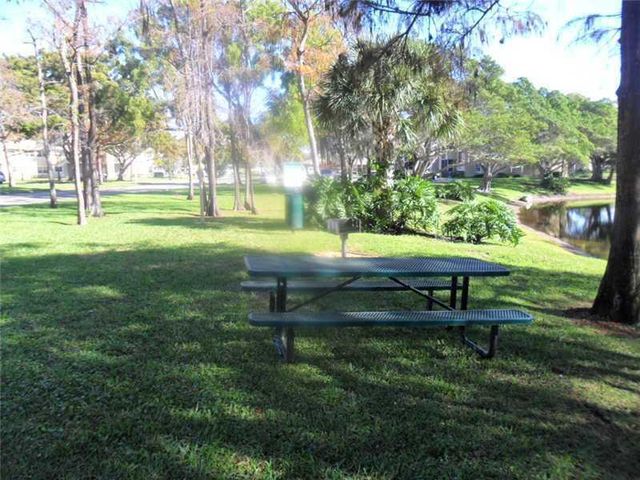 820 Cypress Park Way A, Deerfield Beach, FL 33064