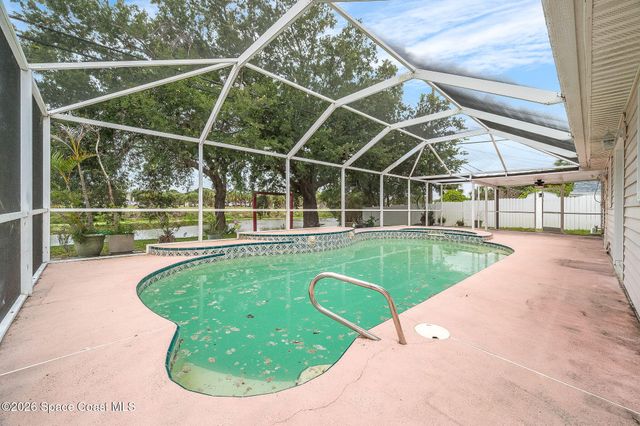 586 Louvre Drive, Melbourne, FL 32935