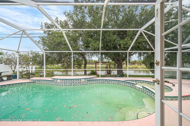 586 Louvre Drive, Melbourne, FL 32935