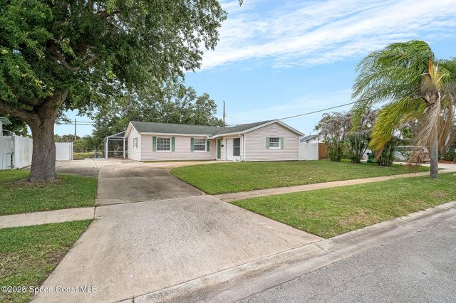 586 Louvre Drive, Melbourne, FL 32935