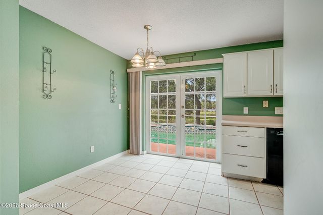 586 Louvre Drive, Melbourne, FL 32935