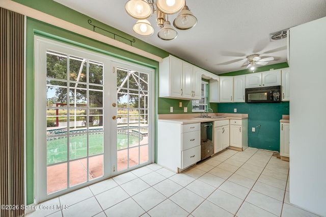 586 Louvre Drive, Melbourne, FL 32935