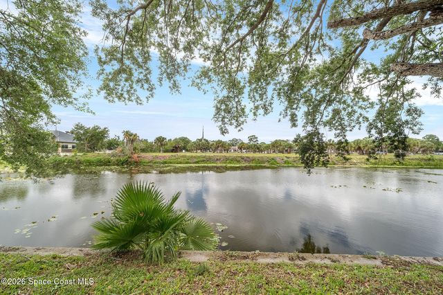 586 Louvre Drive, Melbourne, FL 32935