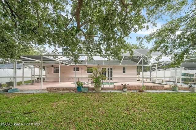 586 Louvre Drive, Melbourne, FL 32935