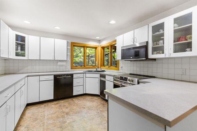 32 Beech Hill Road, Campton, NH 03223