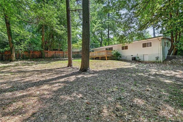 2462 Skyland Trail NE, Brookhaven, GA 30319