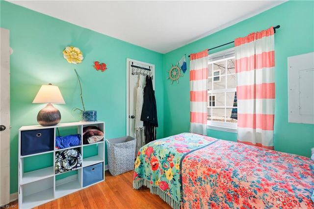 62 Sandra DR, Newport News, VA 23608