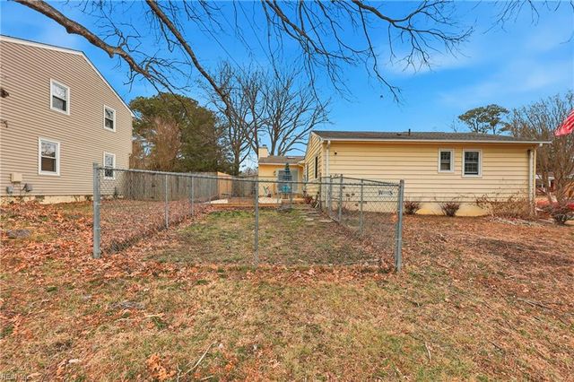 62 Sandra DR, Newport News, VA 23608